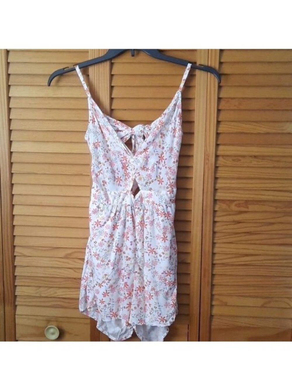 Aeropostale NWT Adjustable Straps Front Cut Out Open Tie Back Romper Size Medium